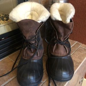 Men’s Sorel snow boots size 9